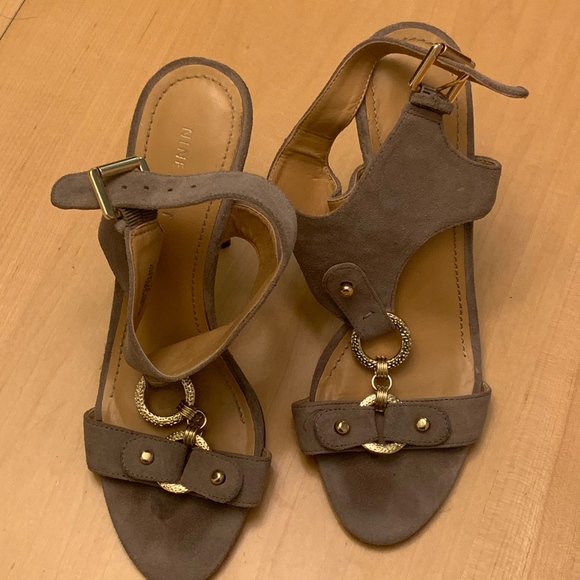 Nine West Bezel Sandal - Picture 3 of 8